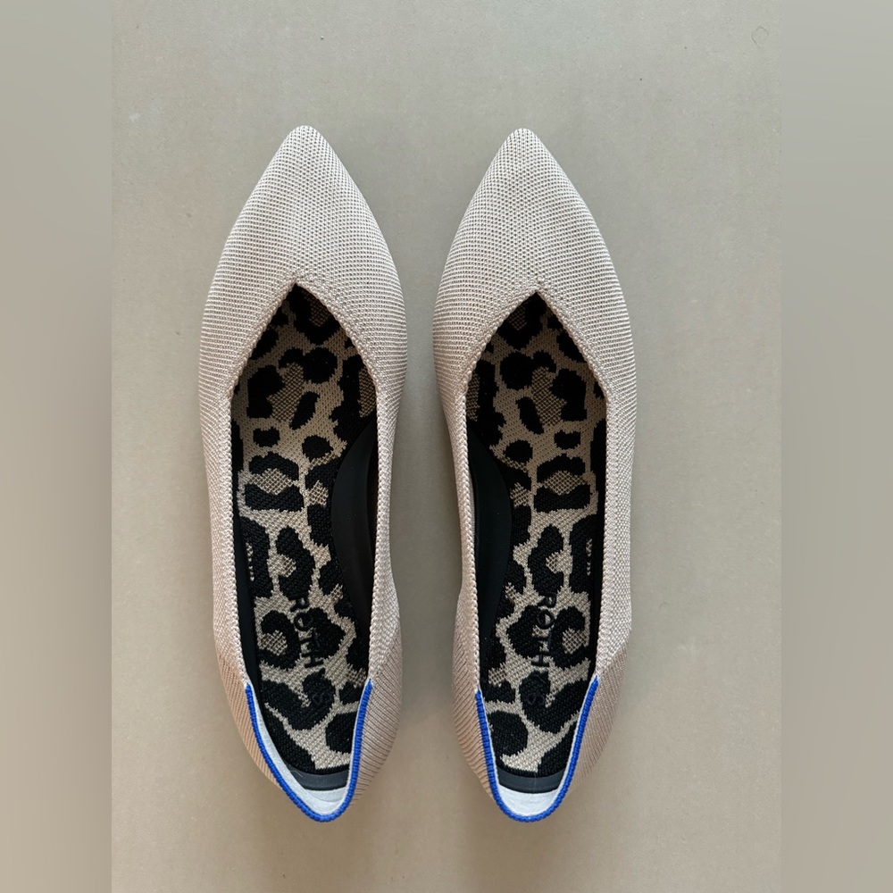 Brand new Rothy’s THE POINT II flat in Ecru. Size 8.5.
